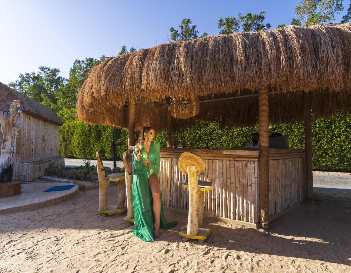 Sunrise Crystal Bay Resort -Grand Select (Adults Only) 후르가다 외부 사진 A beach bar in Croatia