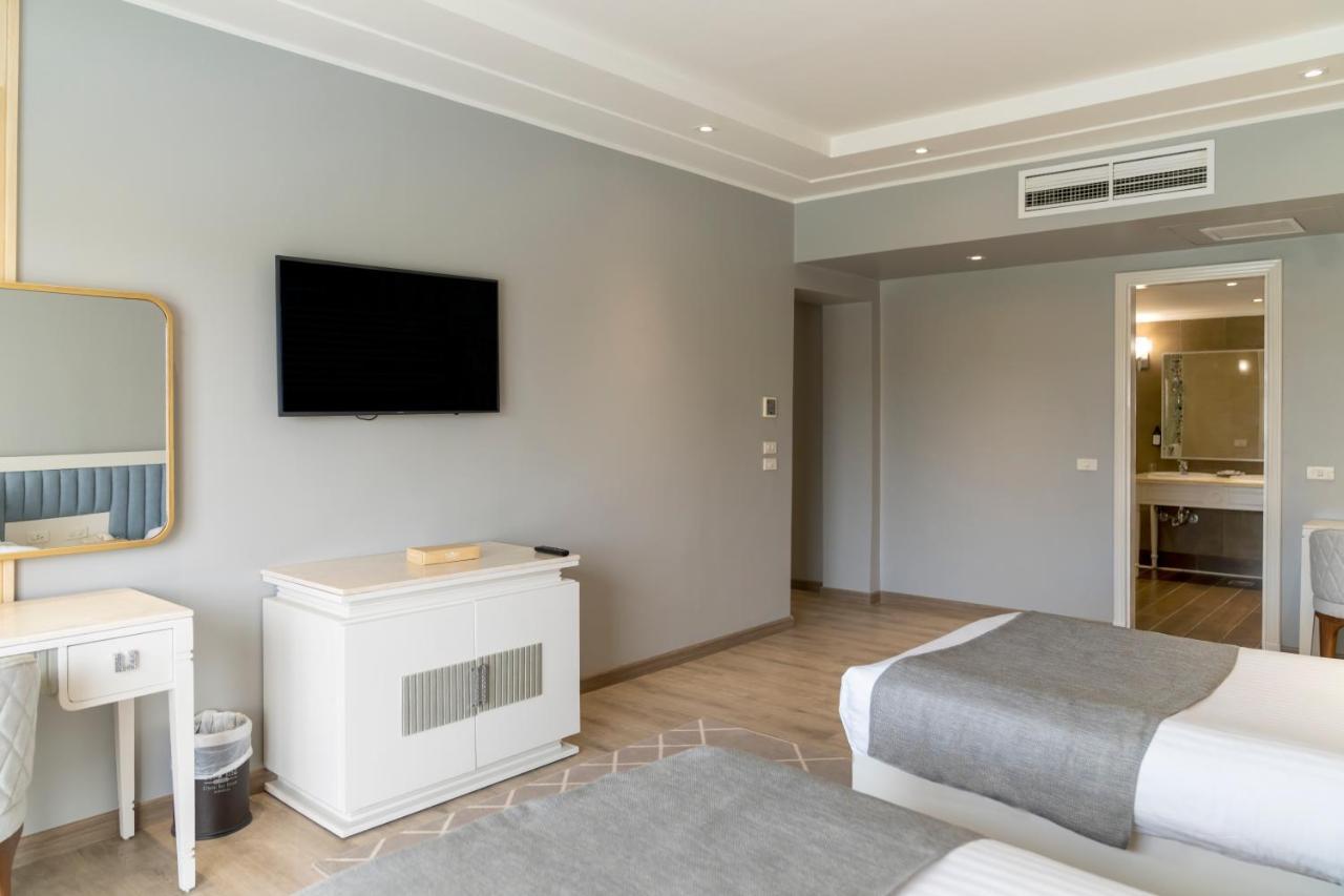Sunrise Crystal Bay Resort -Grand Select (Adults Only) 후르가다 외부 사진 A room at the hotel