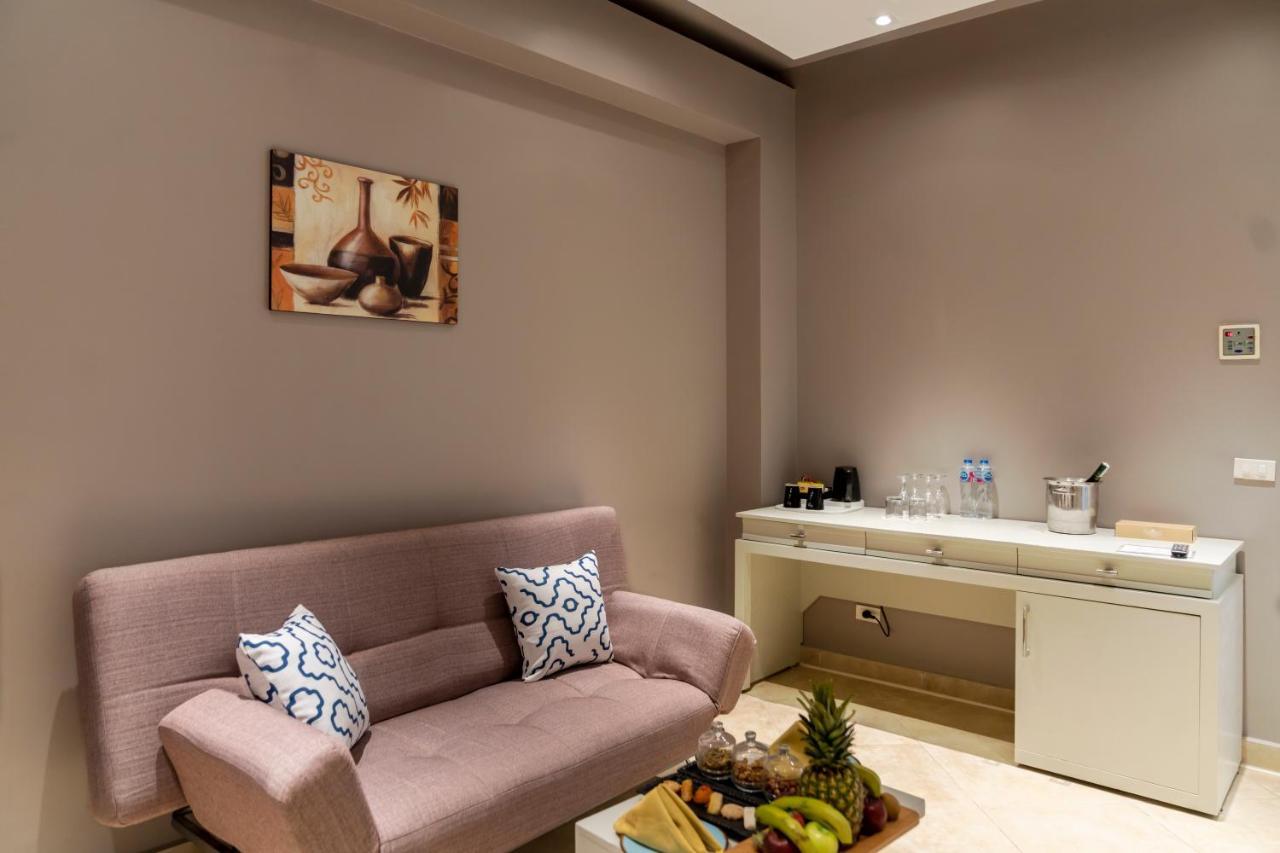 Sunrise Crystal Bay Resort -Grand Select (Adults Only) 후르가다 외부 사진 A suite at the hotel