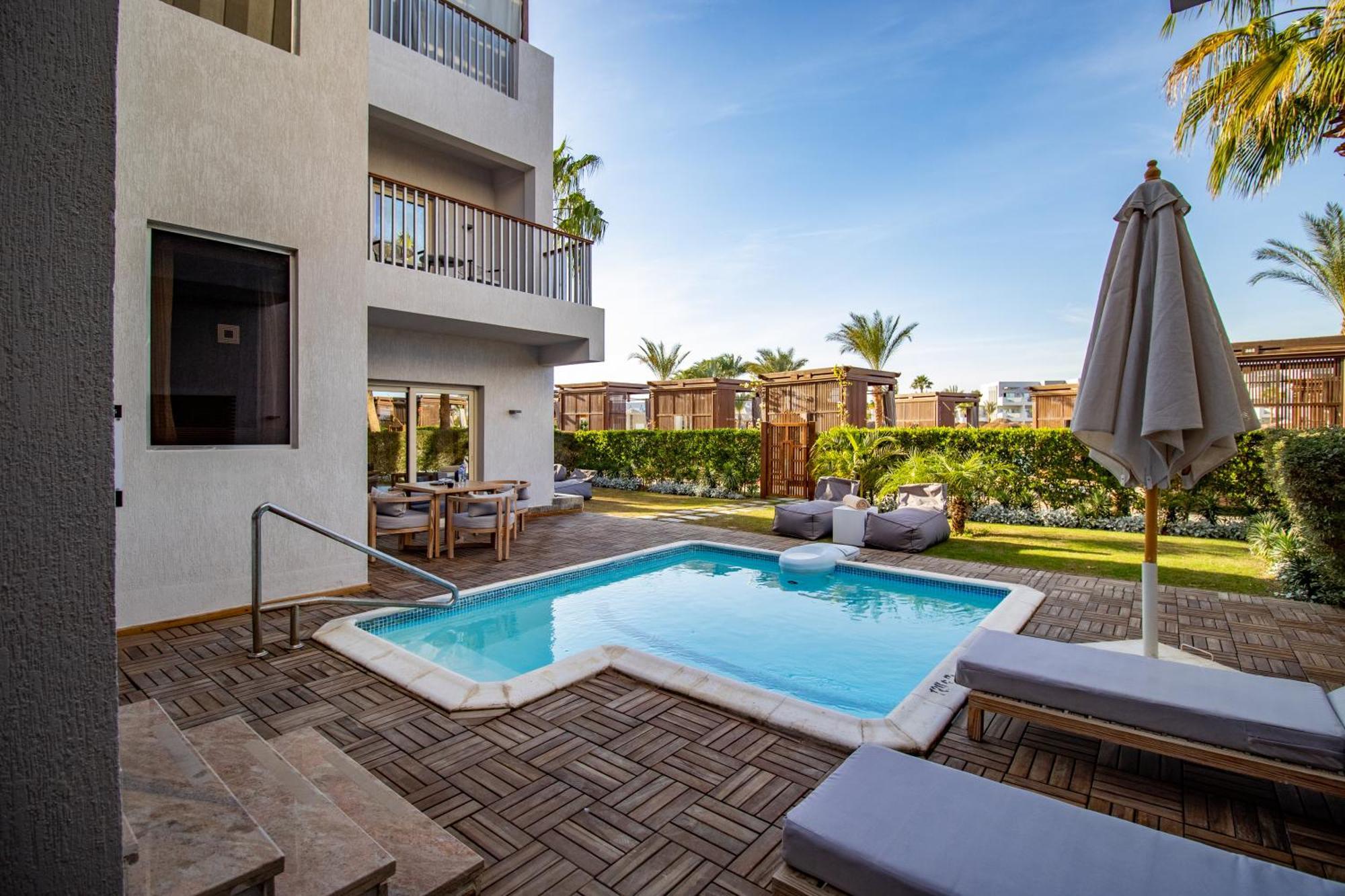 Sunrise Crystal Bay Resort -Grand Select (Adults Only) 후르가다 외부 사진 Private pool at the hotel