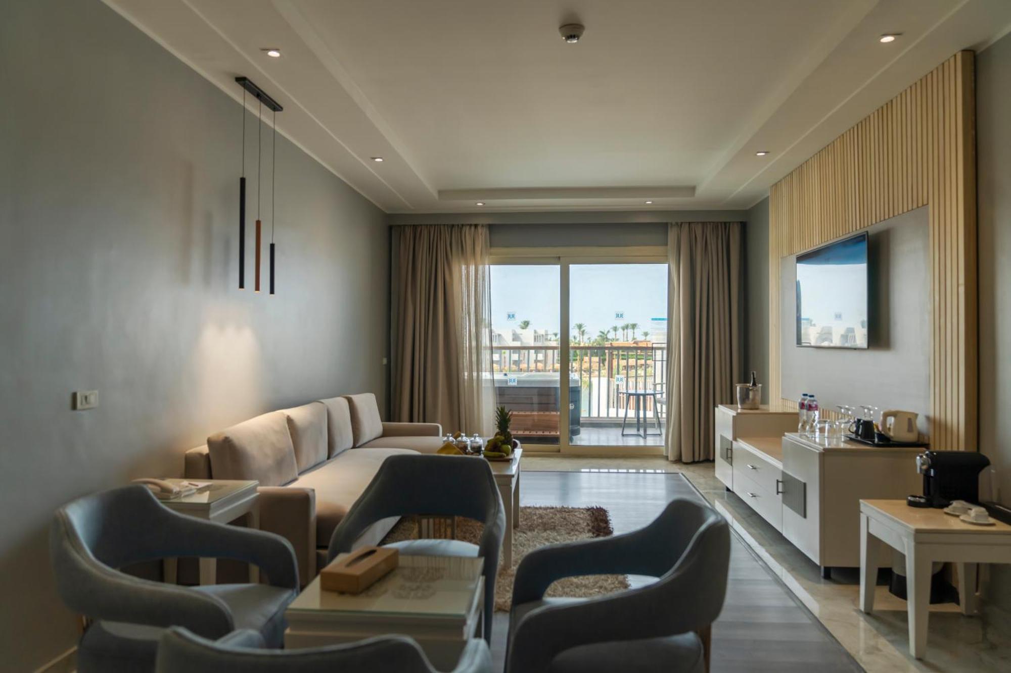 Sunrise Crystal Bay Resort -Grand Select (Adults Only) 후르가다 외부 사진 Suite at the Hilton Sharm El Sheikh