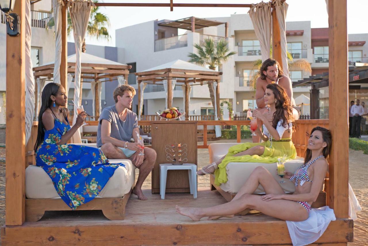Sunrise Crystal Bay Resort -Grand Select (Adults Only) 후르가다 외부 사진 The beach club at the Hard Rock Hotel